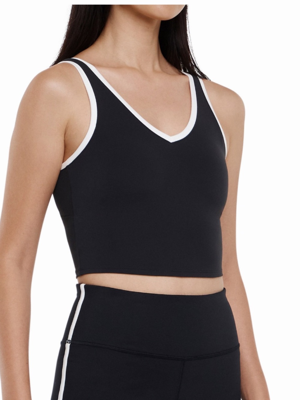 NWT GAP Fit Black Cropped V-Neck Bralette with White Trim Bra Tank size XS